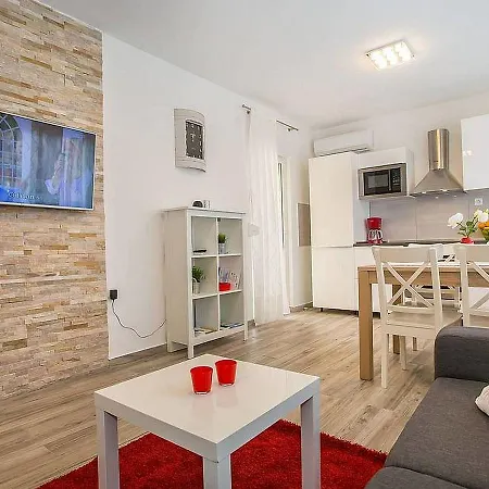 Vila Lovely Villa In Labin With Swimming Pool